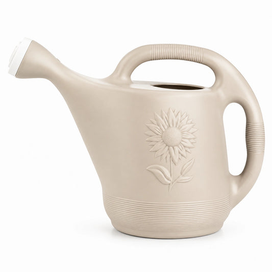 Gießkanne 5 L aus Kunststoff in Beige mit Sonnenblumenrelief für Garten und Balkon